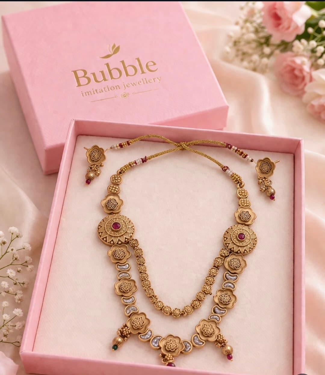 Ethnic golden necklace set