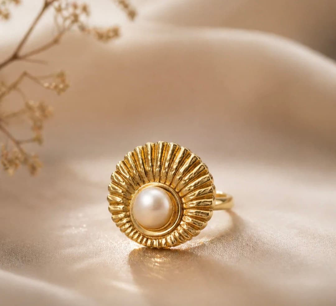 Anti tarnish ring with single pearl