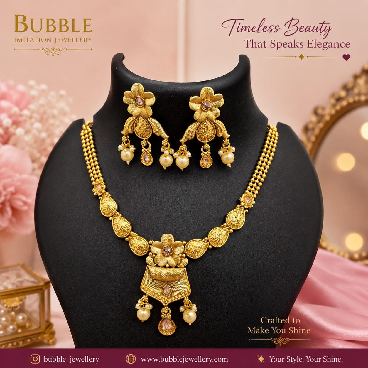 Golden traditional look necklace set