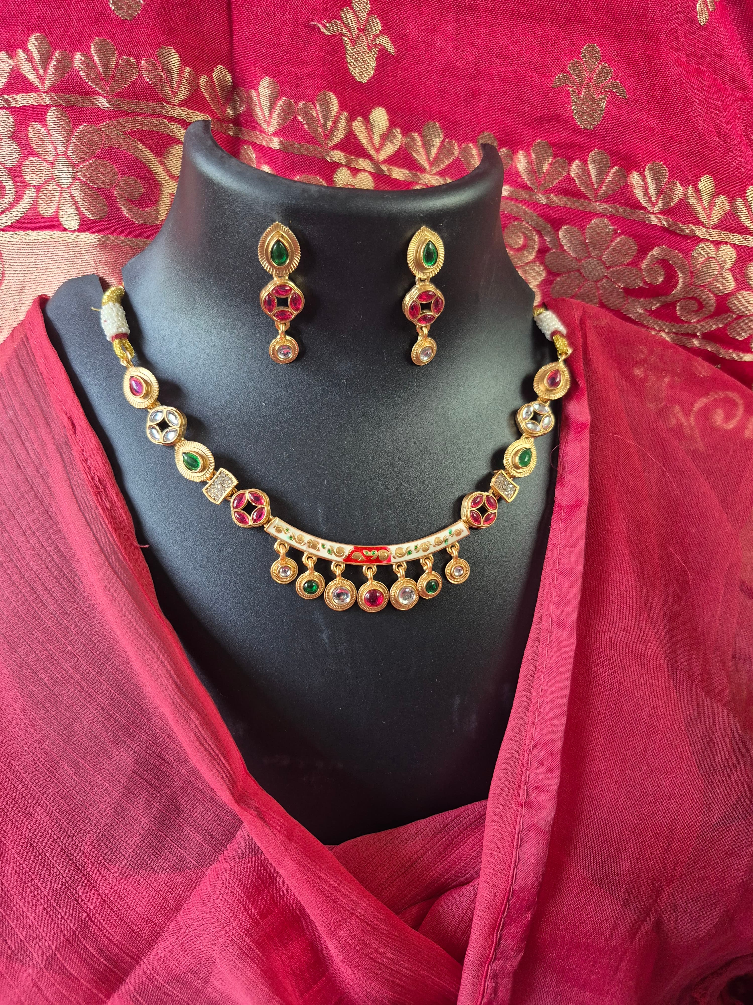 Chokar set